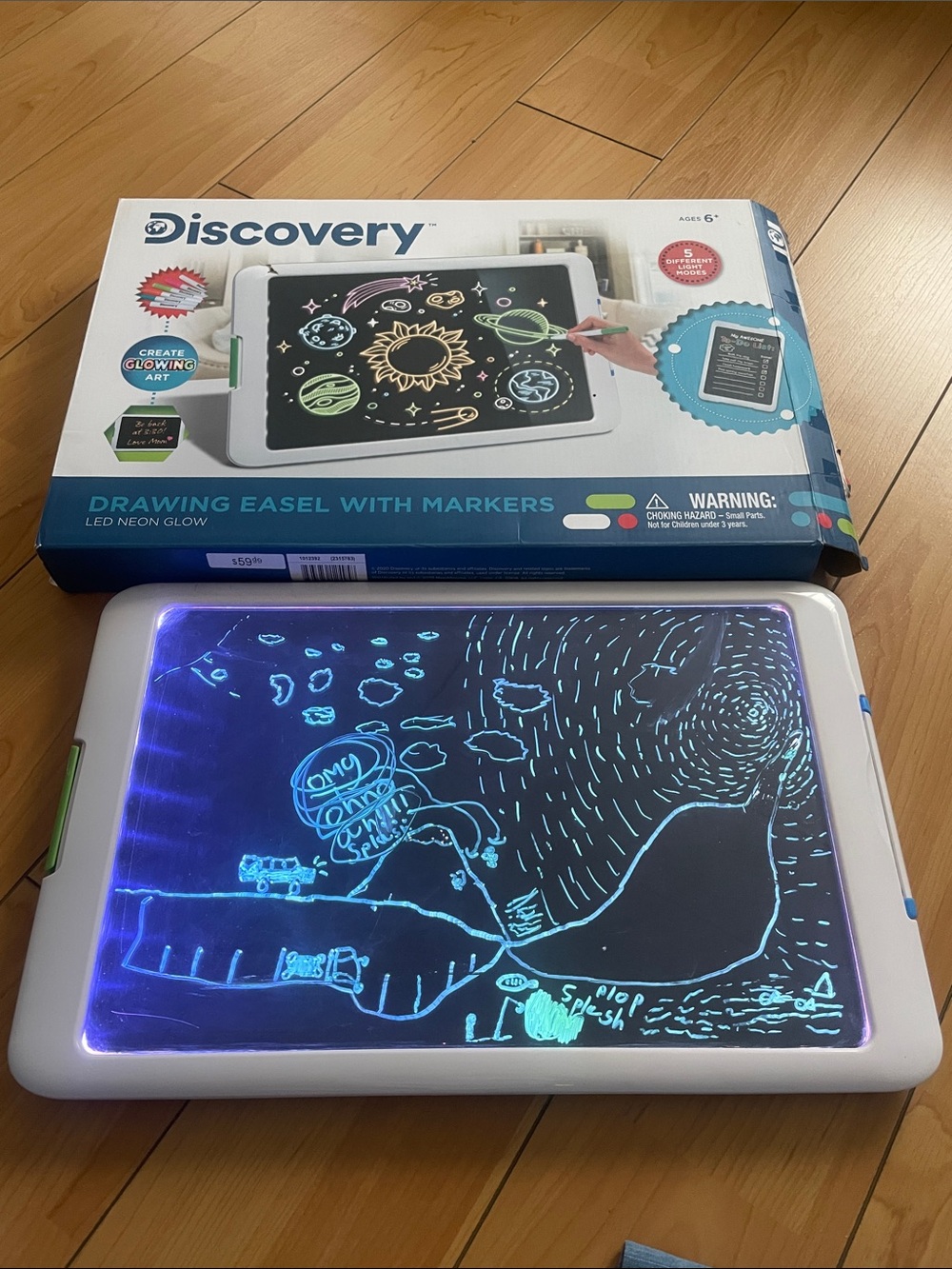 Discovery LED Drawing Tablet Easel in White with Blue Glow